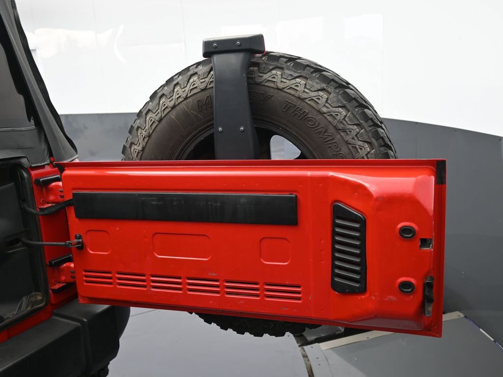 Used 2014 Jeep Wrangler Unlimited Rubicon image 39
