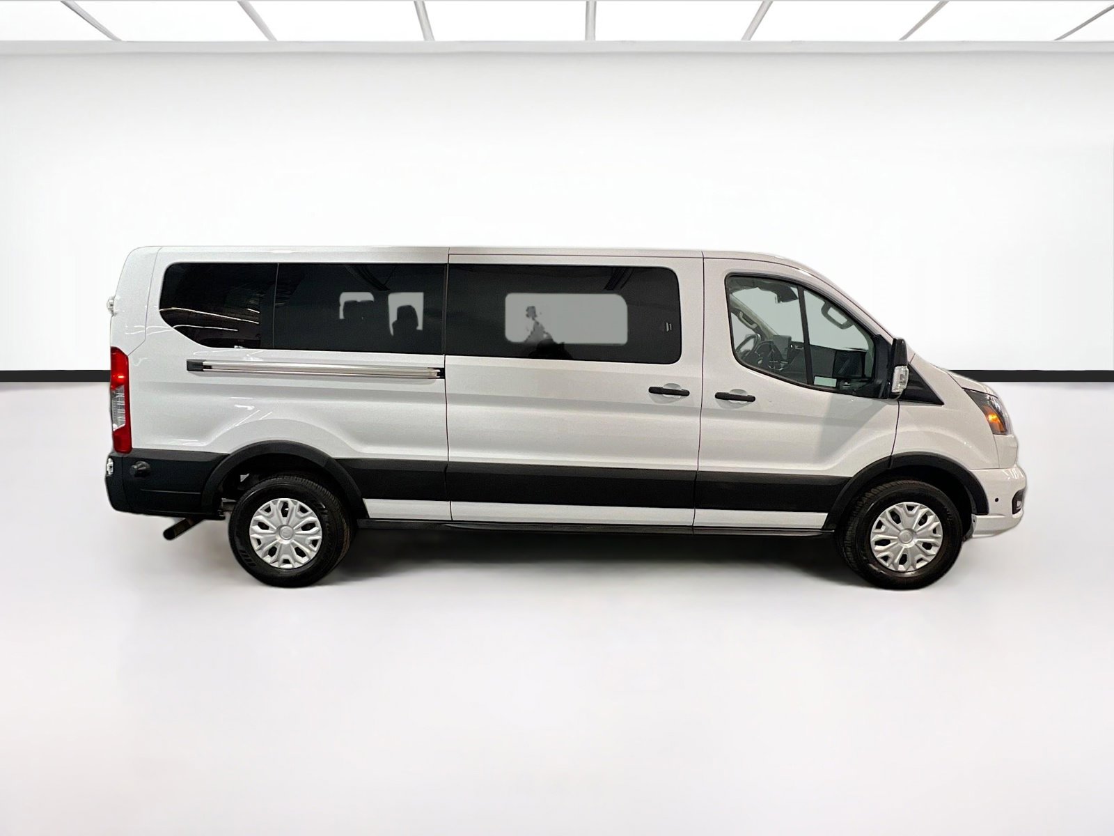 Used 2024 Ford Transit 350 XLT RWD image 22