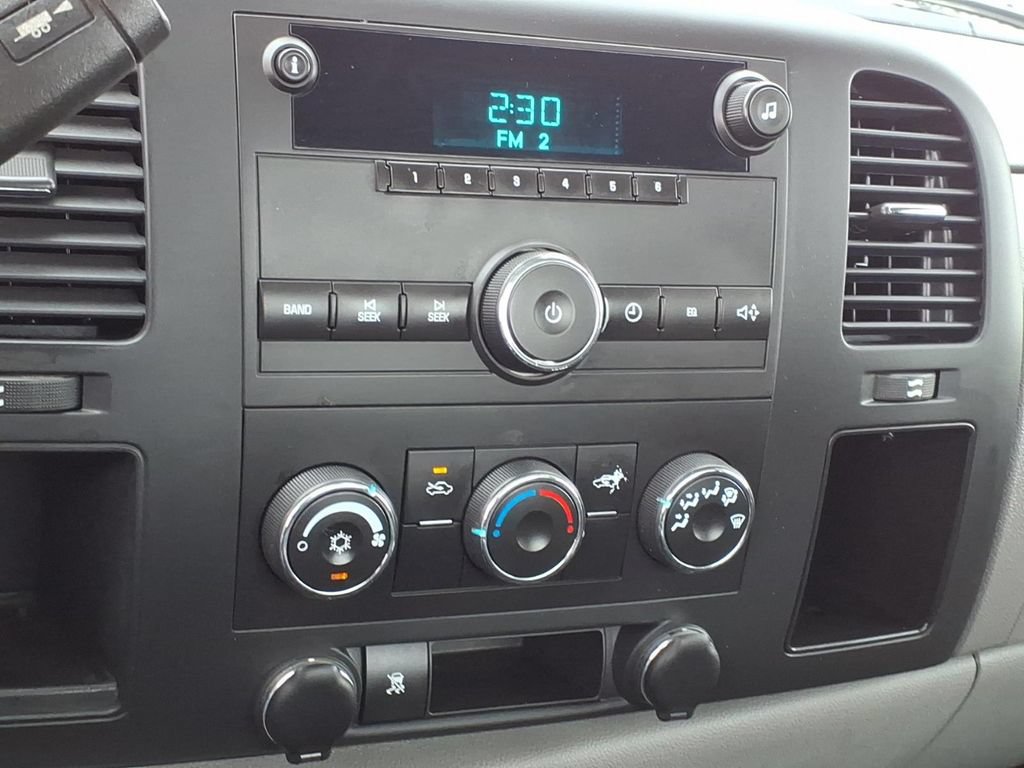 Used 2011 GMC Sierra 1500 W/T AWD/4WD image 2