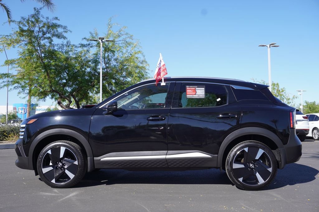 Certified 2025 Nissan Kicks SR FWD image 2