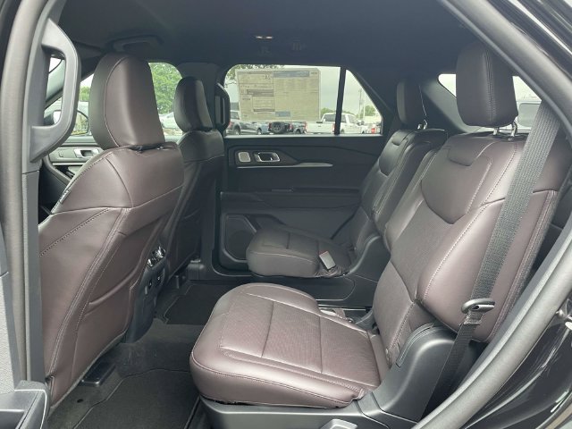 New 2026 Ford Explorer Platinum RWD image 12