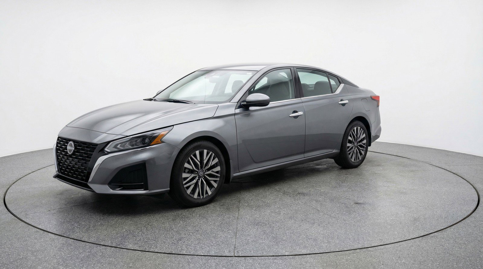 Used 2025 Nissan Altima 2.5 SV image 3