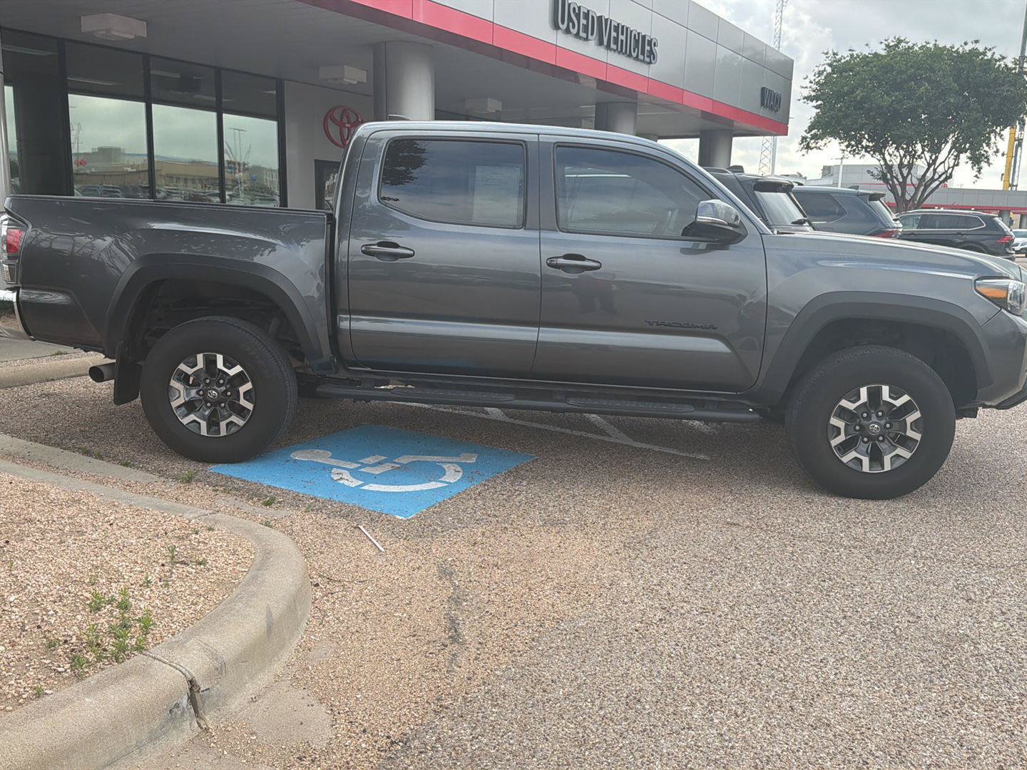 Used 2023 Toyota Tacoma TRD Off-Road AWD/4WD image 2