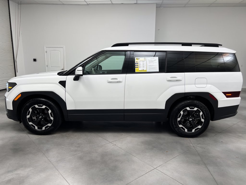 Used 2025 Hyundai Santa Fe SEL FWD image 5