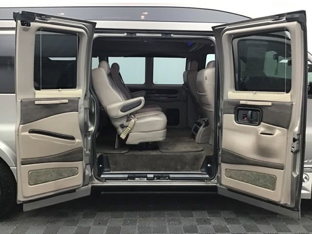 Used 2019 GMC Savana 2500 Extended w/ Enhanced Convenience Package image 43