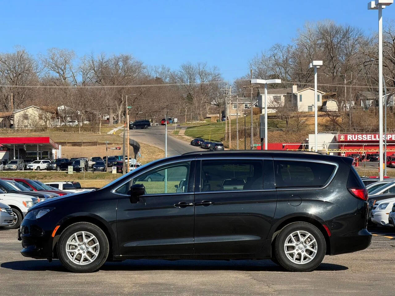 Used 2021 Chrysler Voyager Lxi image 5