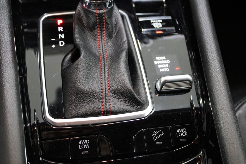 Used 2025 Jeep Compass Trailhawk image 29