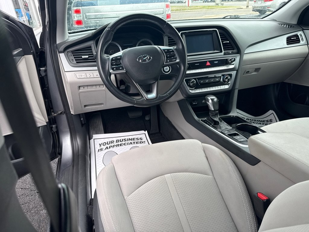 Used 2018 Hyundai Sonata SEL w/ Tech Package 02 FWD image 9