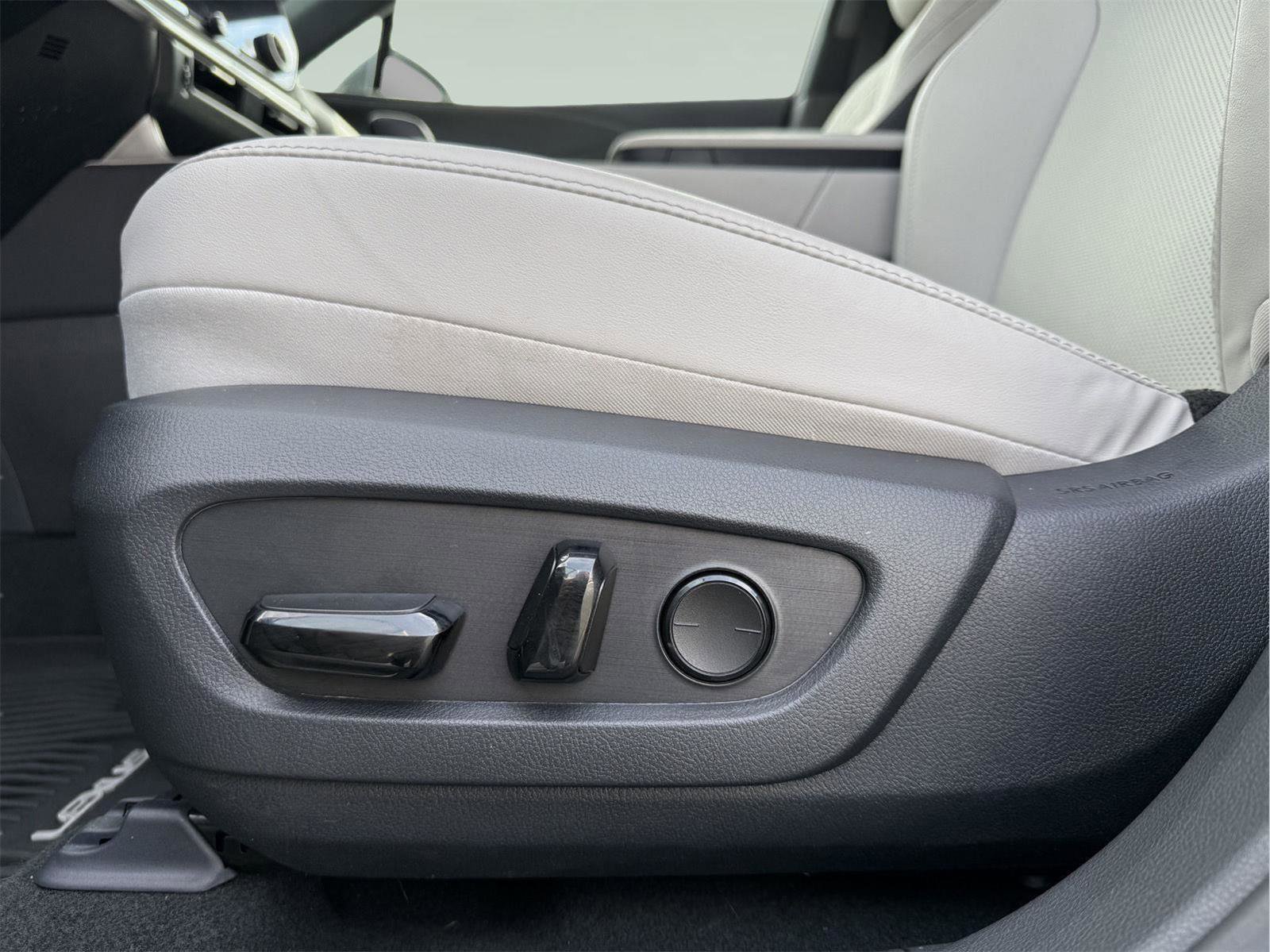 Used 2025 Lexus RX 350 Premium w/ Accessory Package image 10