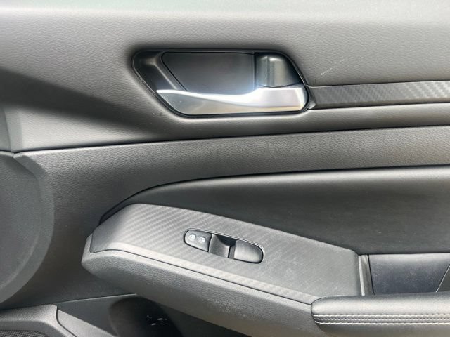 Used 2024 Nissan Altima 2.5 SV w/ SV Premium Package FWD image 21