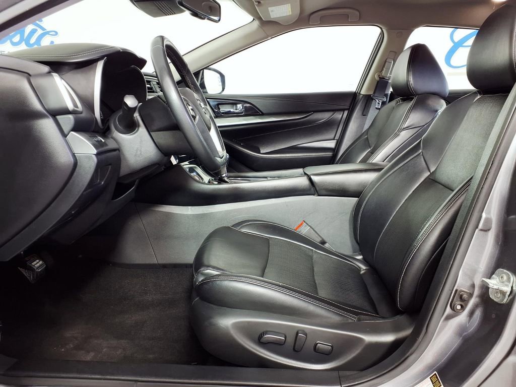 Used 2022 Nissan Maxima SV w/ Floor Mat Group FWD image 7