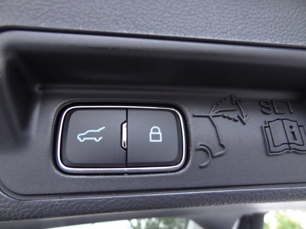 Used 2026 Ford Explorer Active w/ Active Comfort Package AWD/4WD image 11