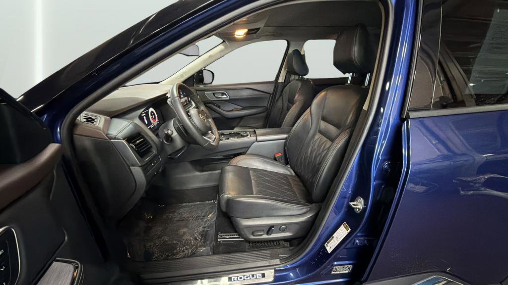 Used 2021 Nissan Rogue Platinum image 27