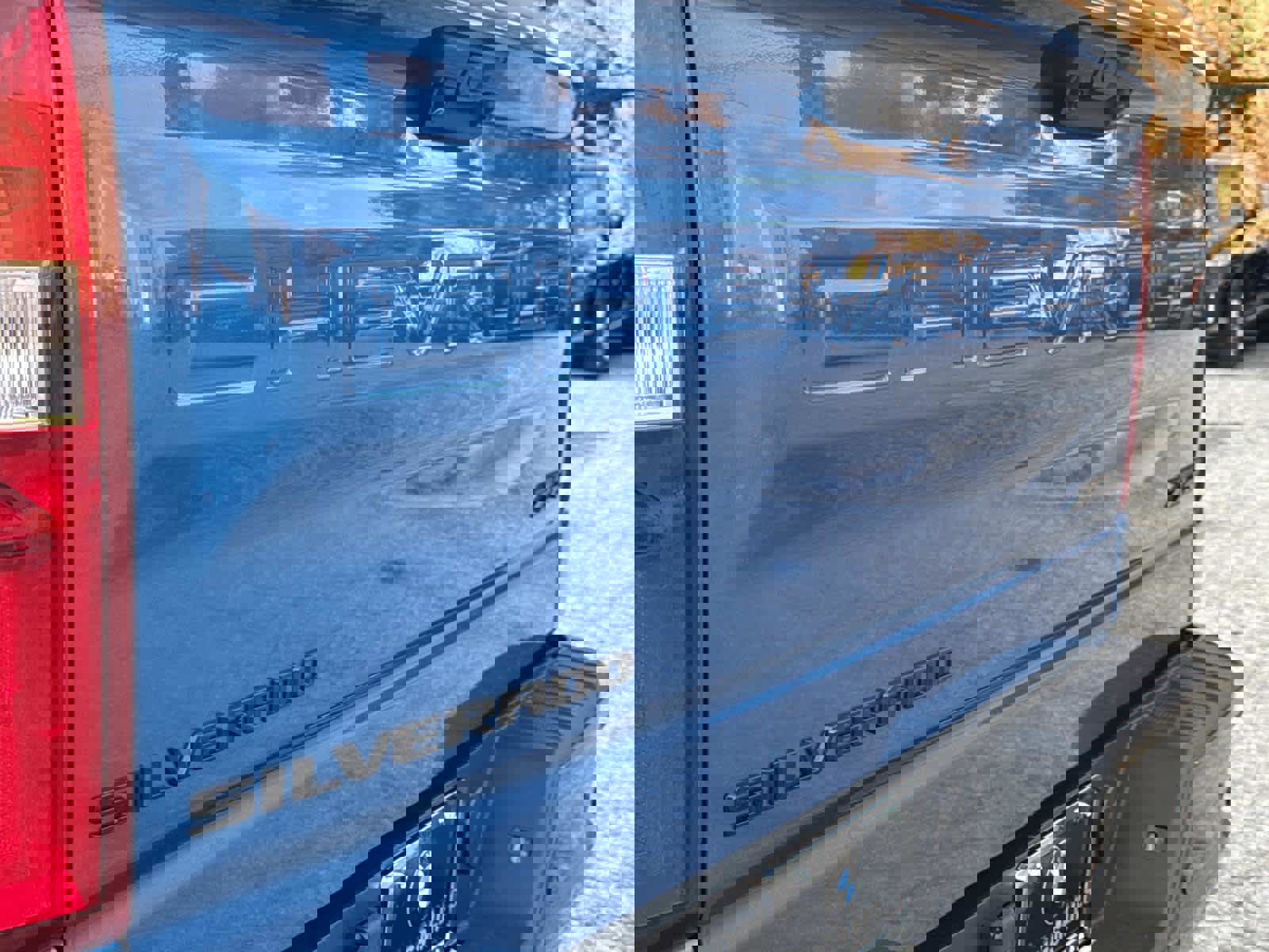 Used 2022 Chevrolet Silverado 1500 ZR2 w/ Technology Package image 11