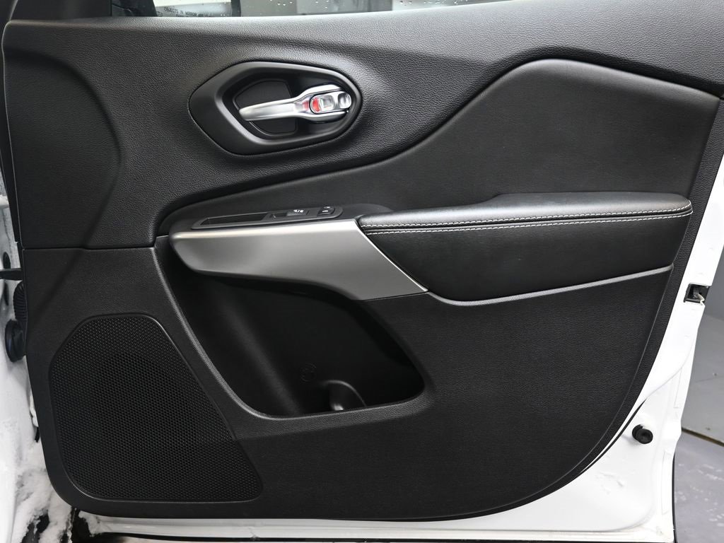 Used 2021 Jeep Cherokee Latitude Lux 80th Anniv w/ Quick Order Package 26U 80TH image 11