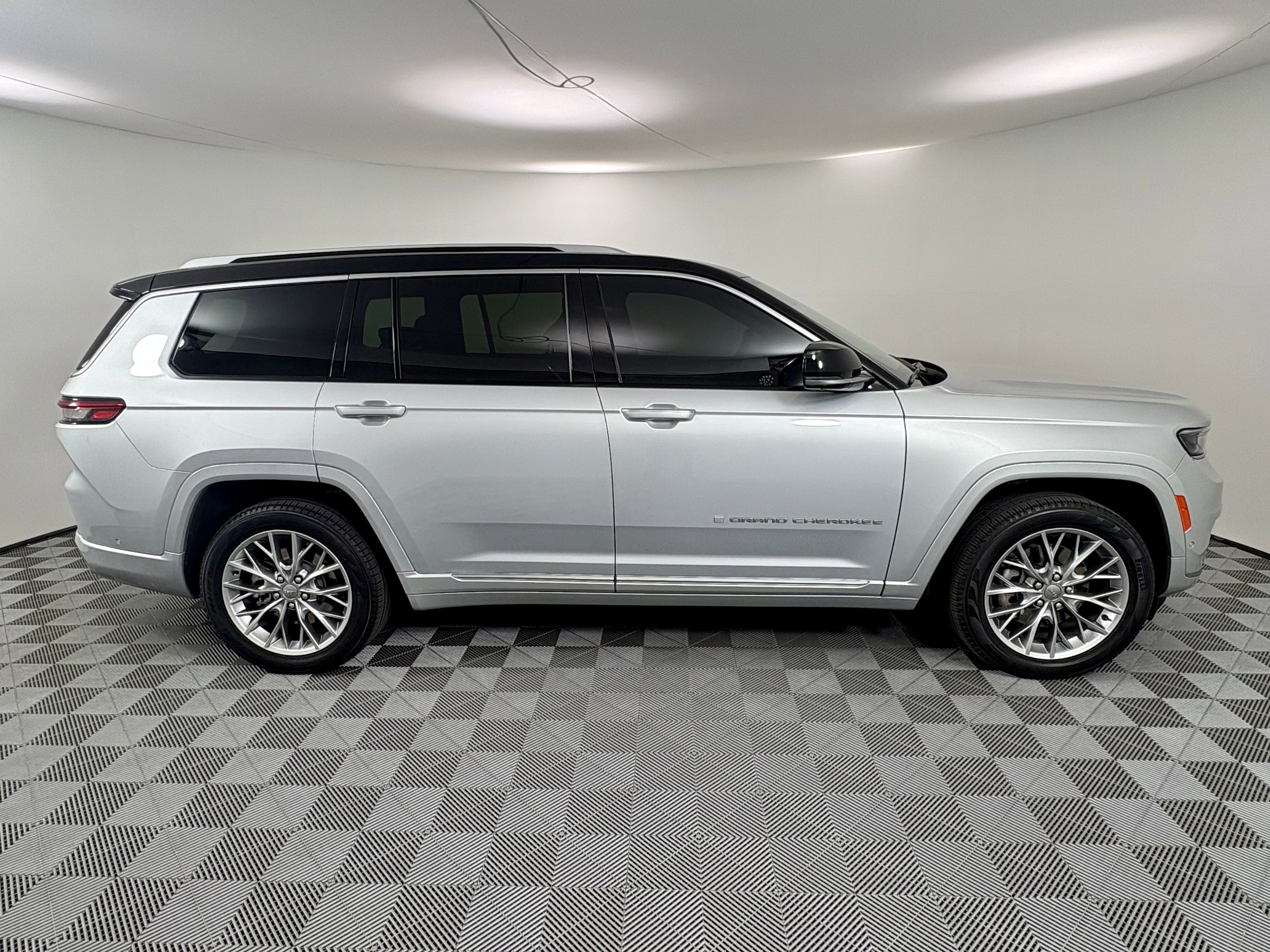 Certified 2023 Jeep Grand Cherokee L Summit w/ Advanced Protech Group IV AWD/4WD image 6