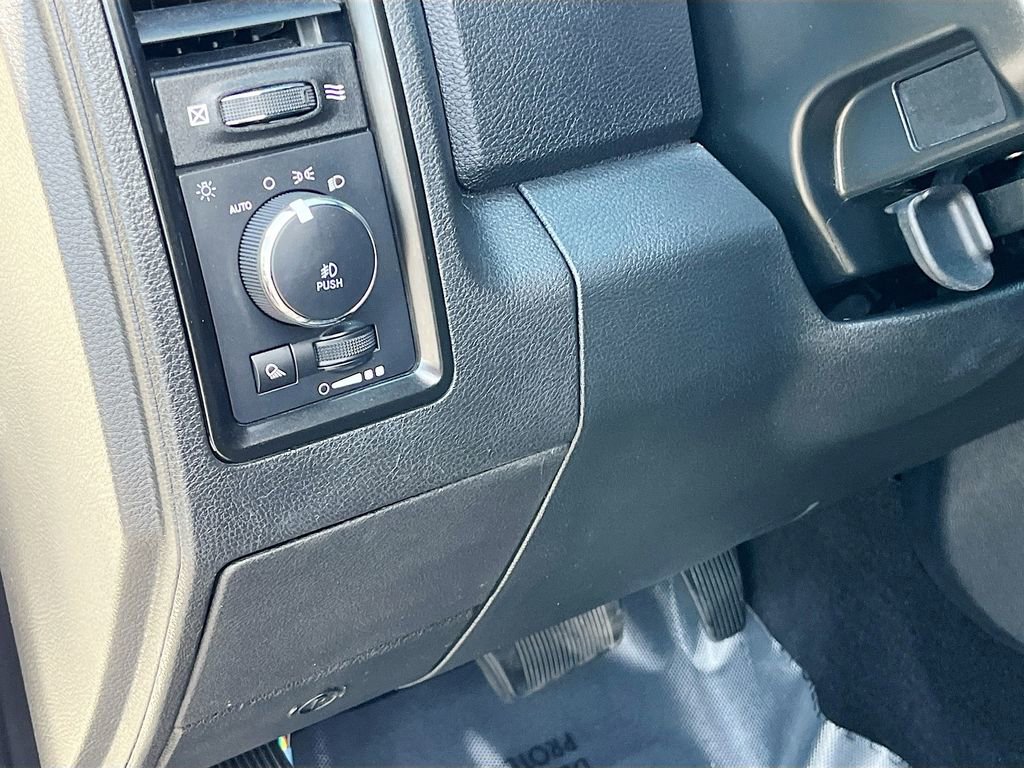 Used 2018 RAM 1500 Rebel w/ Luxury Group image 10