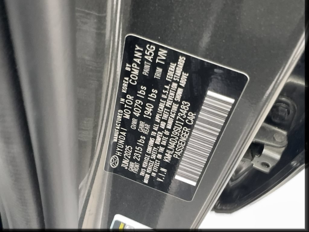Used 2025 Hyundai Elantra Limited FWD image 37