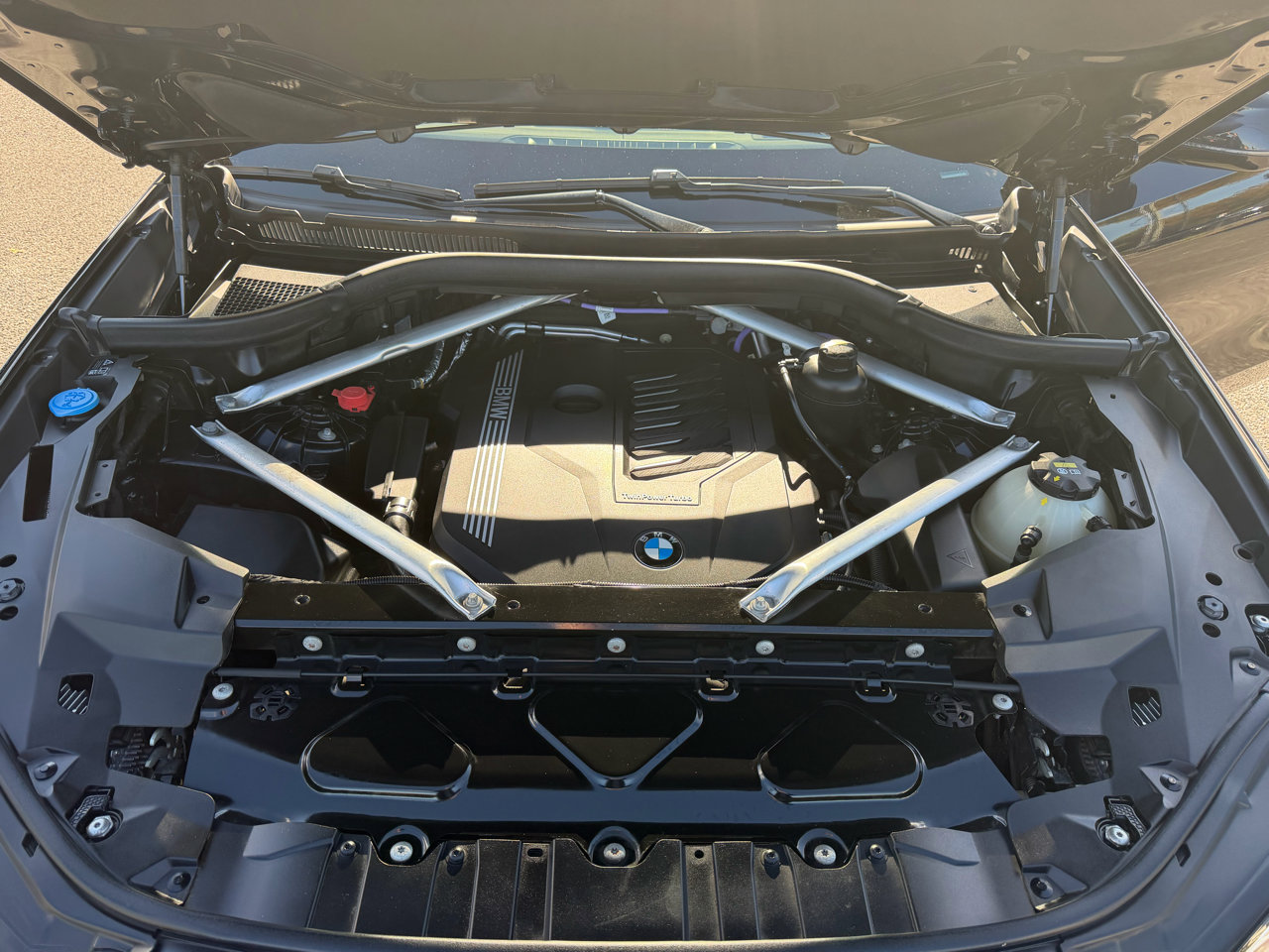 Used 2021 BMW X6 xDrive40i w/ Premium Essential Package image 20