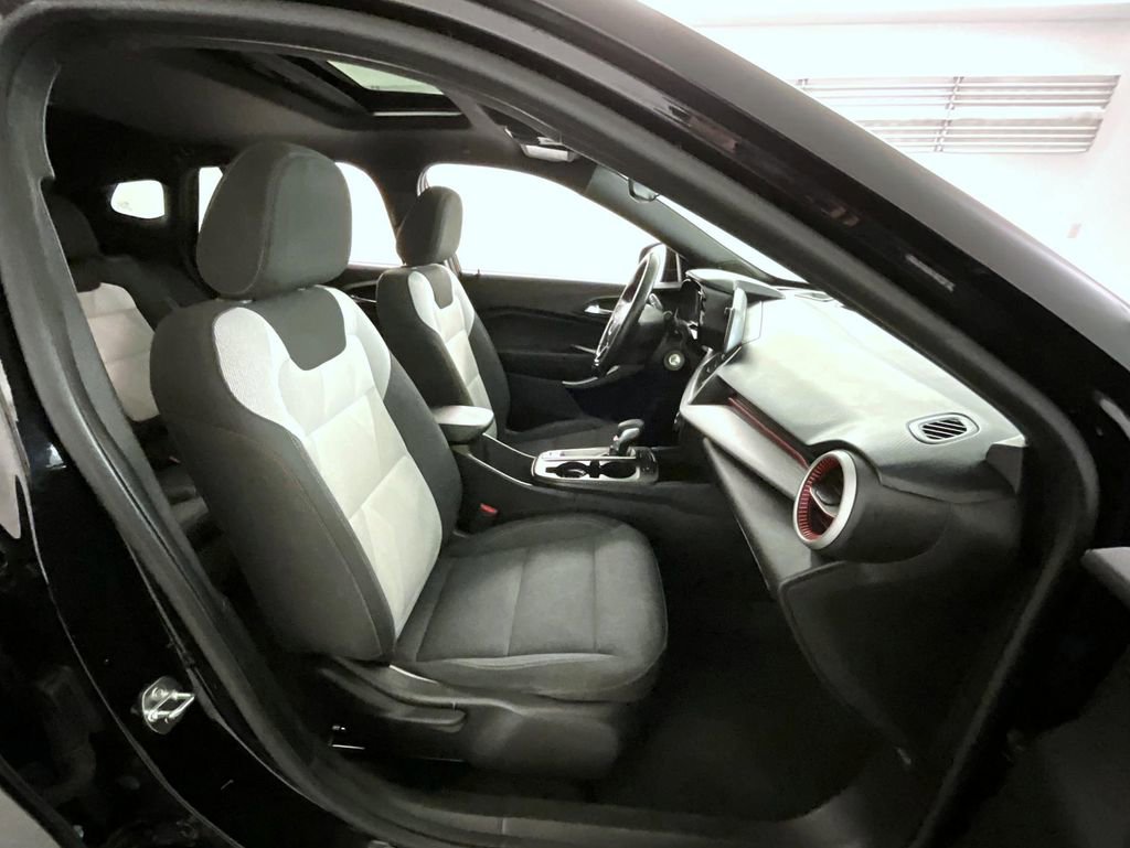 Certified 2024 Chevrolet Trax RS w/ Sunroof Package image 15