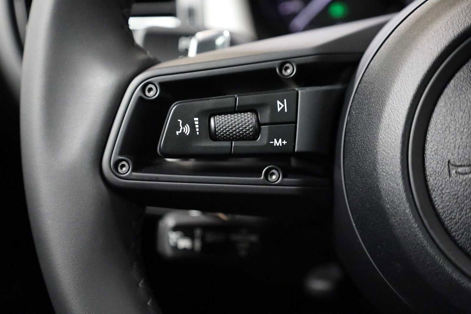 New 2026 Porsche Macan image 27