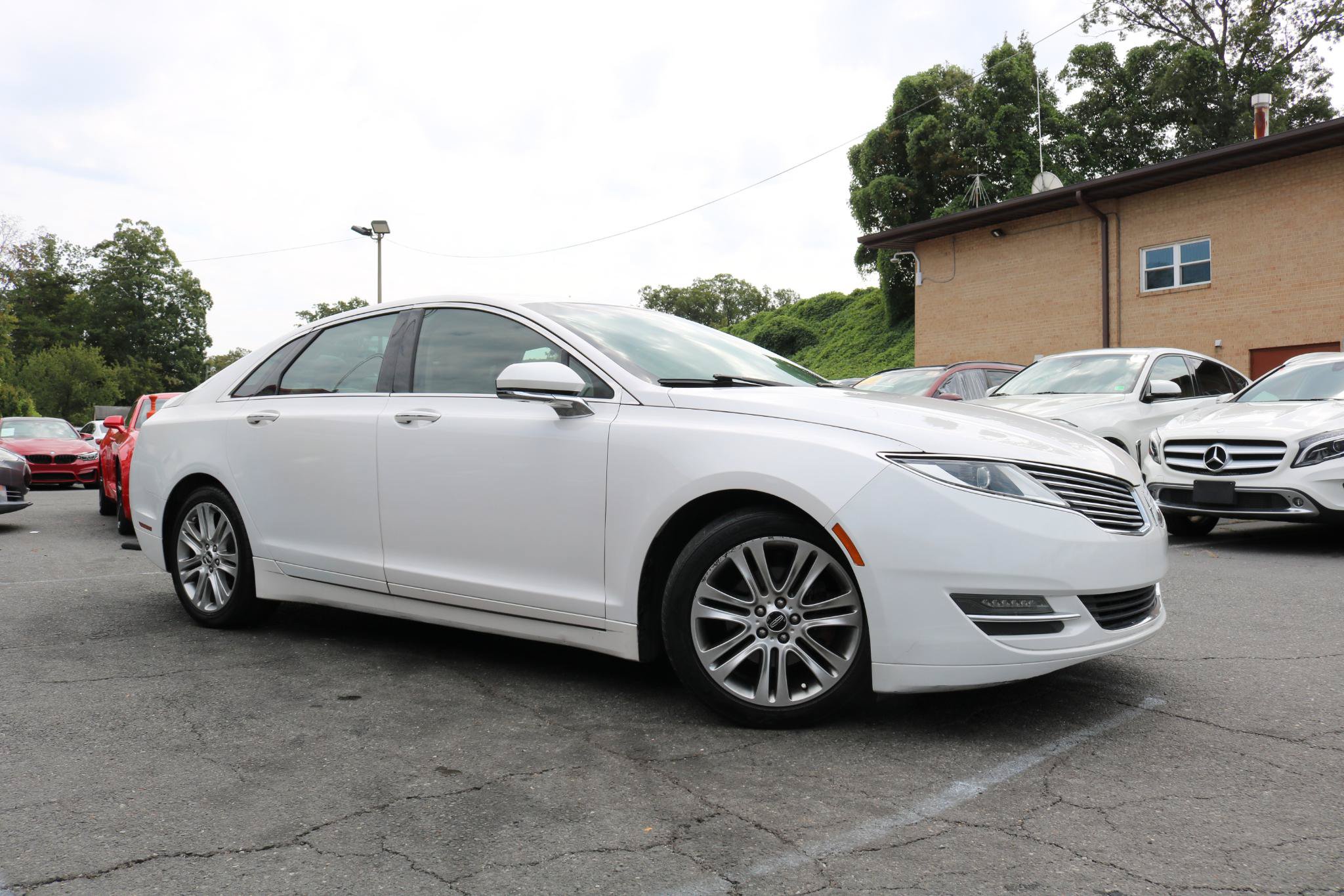Used 2016 Lincoln MKZ FWD image 6