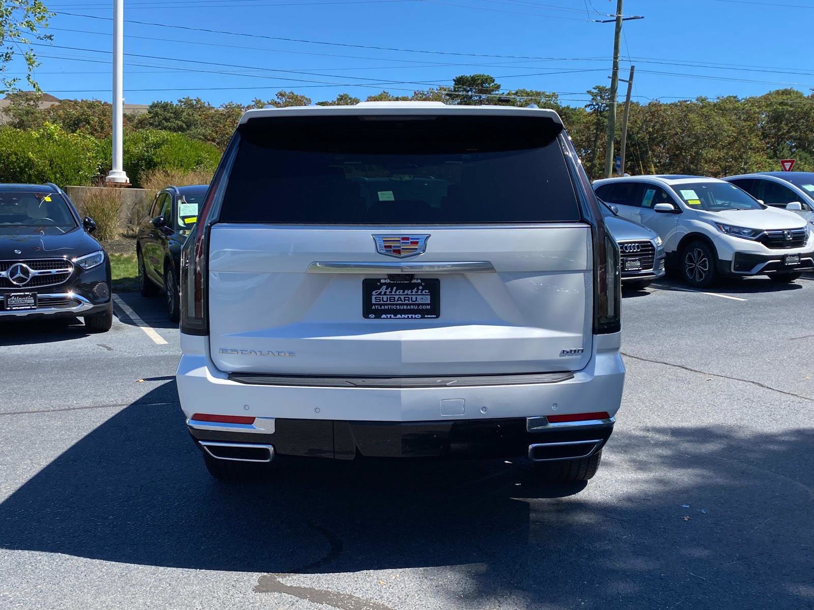 Used 2025 Cadillac Escalade ESV Premium Luxury Platinum image 6