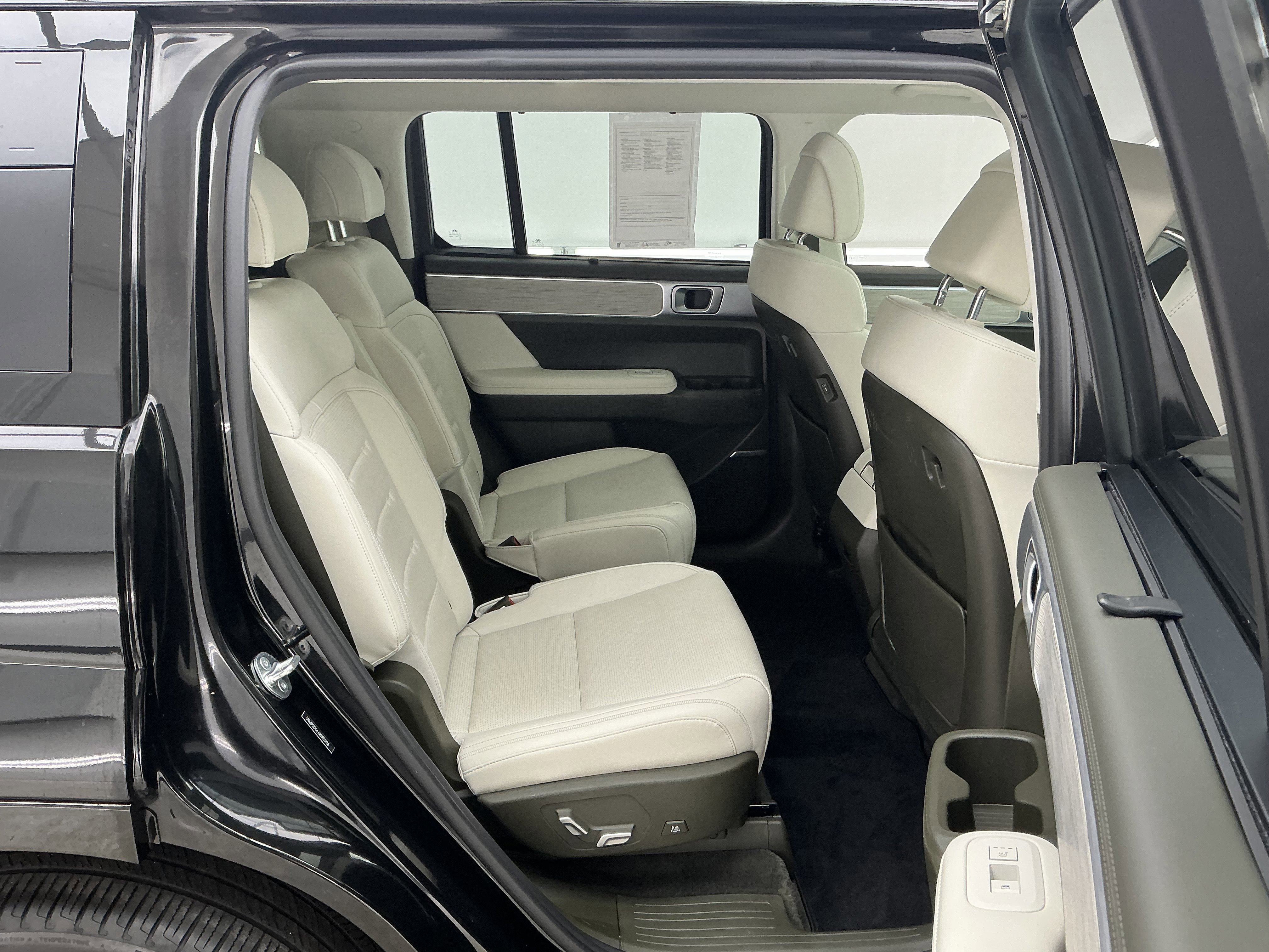 Used 2024 Hyundai Santa Fe Calligraphy image 23