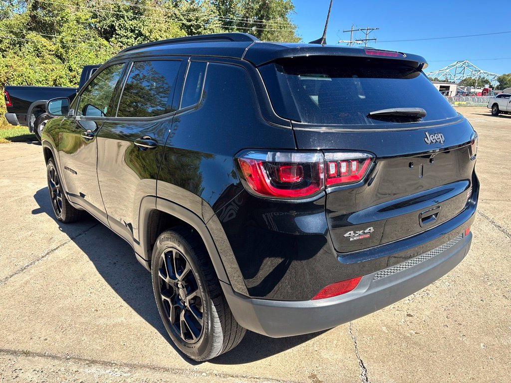 Used 2025 Jeep Compass Latitude w/ Altitude Special Edition AWD/4WD image 5