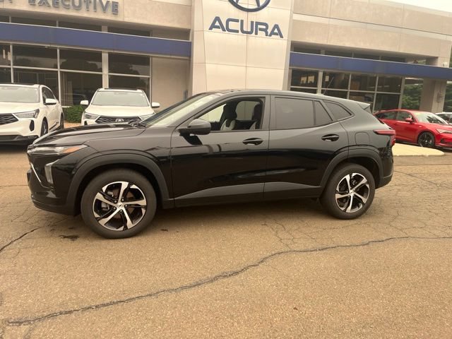 Used 2024 Chevrolet Trax RS w/ Driver Confidence Package FWD image 36