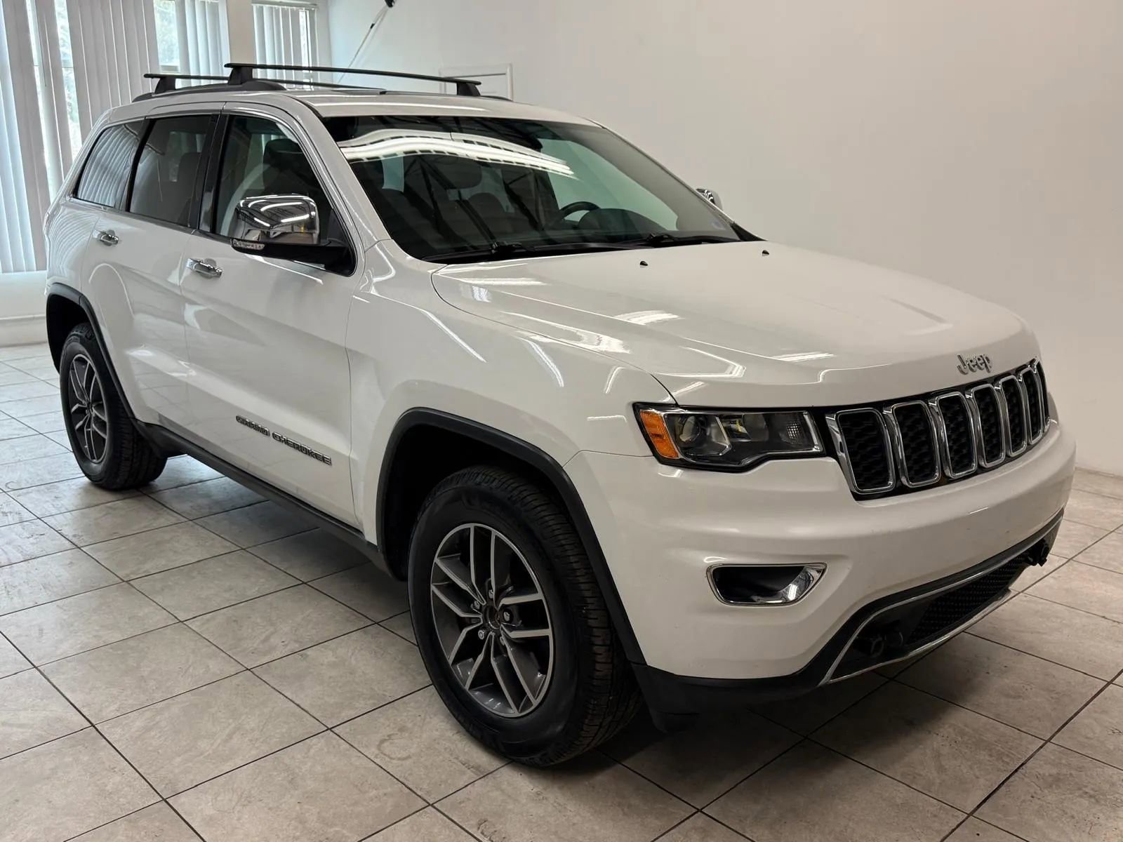 Used 2017 Jeep Grand Cherokee Limited w/ Trailer Tow Group IV AWD/4WD image 1