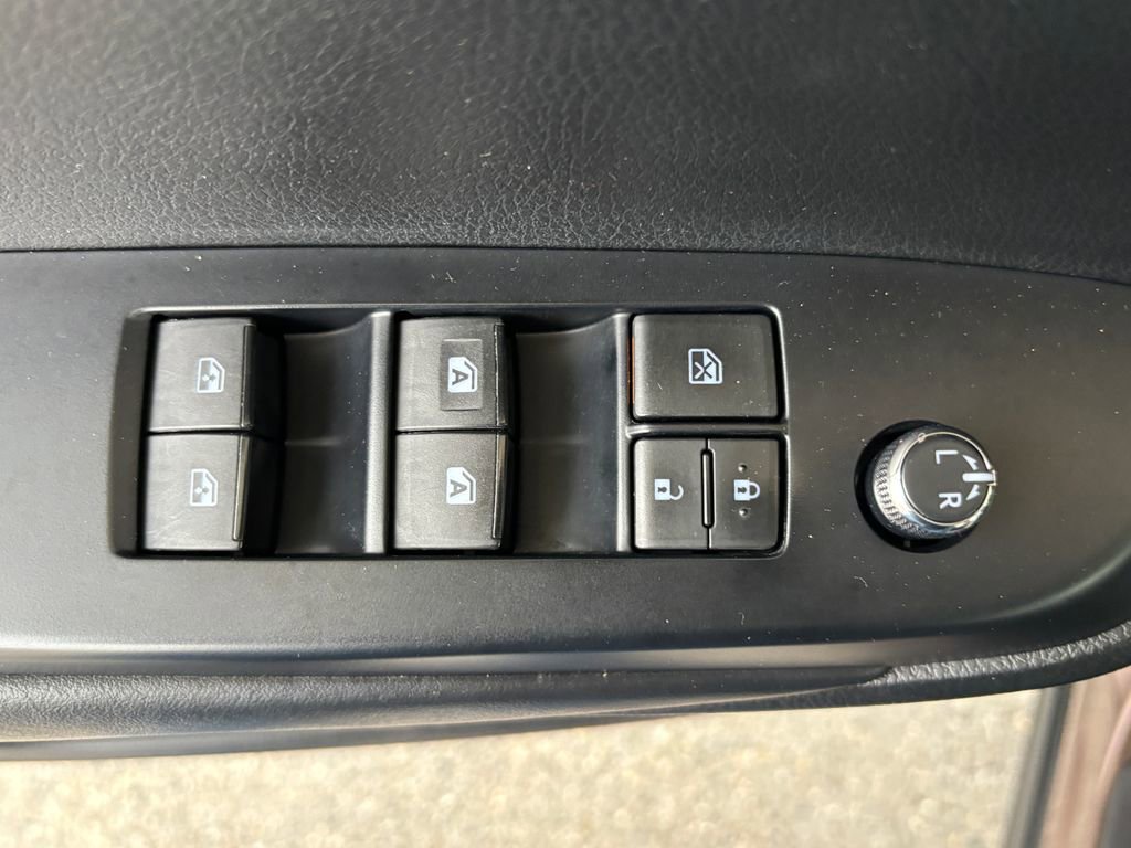 Used 2019 Toyota Highlander XLE image 29