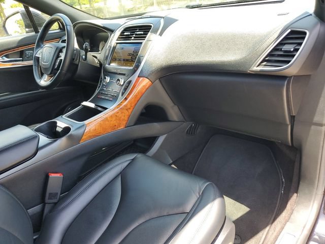 Used 2019 Lincoln Nautilus Select FWD image 12
