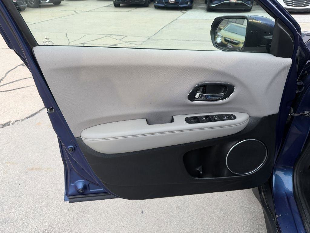 Used 2017 Honda HR-V EX image 9