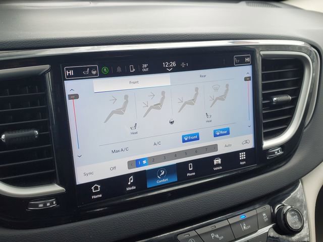 Certified 2024 Chrysler Pacifica Touring-L image 14