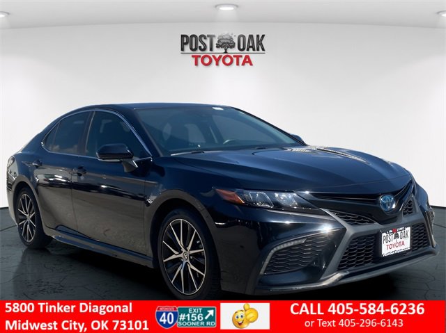 Used 2022 Toyota Camry SE image 1