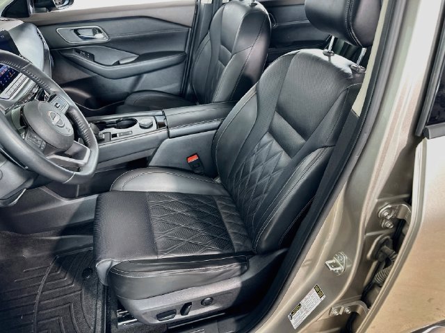 Used 2023 Nissan Rogue Platinum w/ Platinum Premium Package AWD/4WD image 22