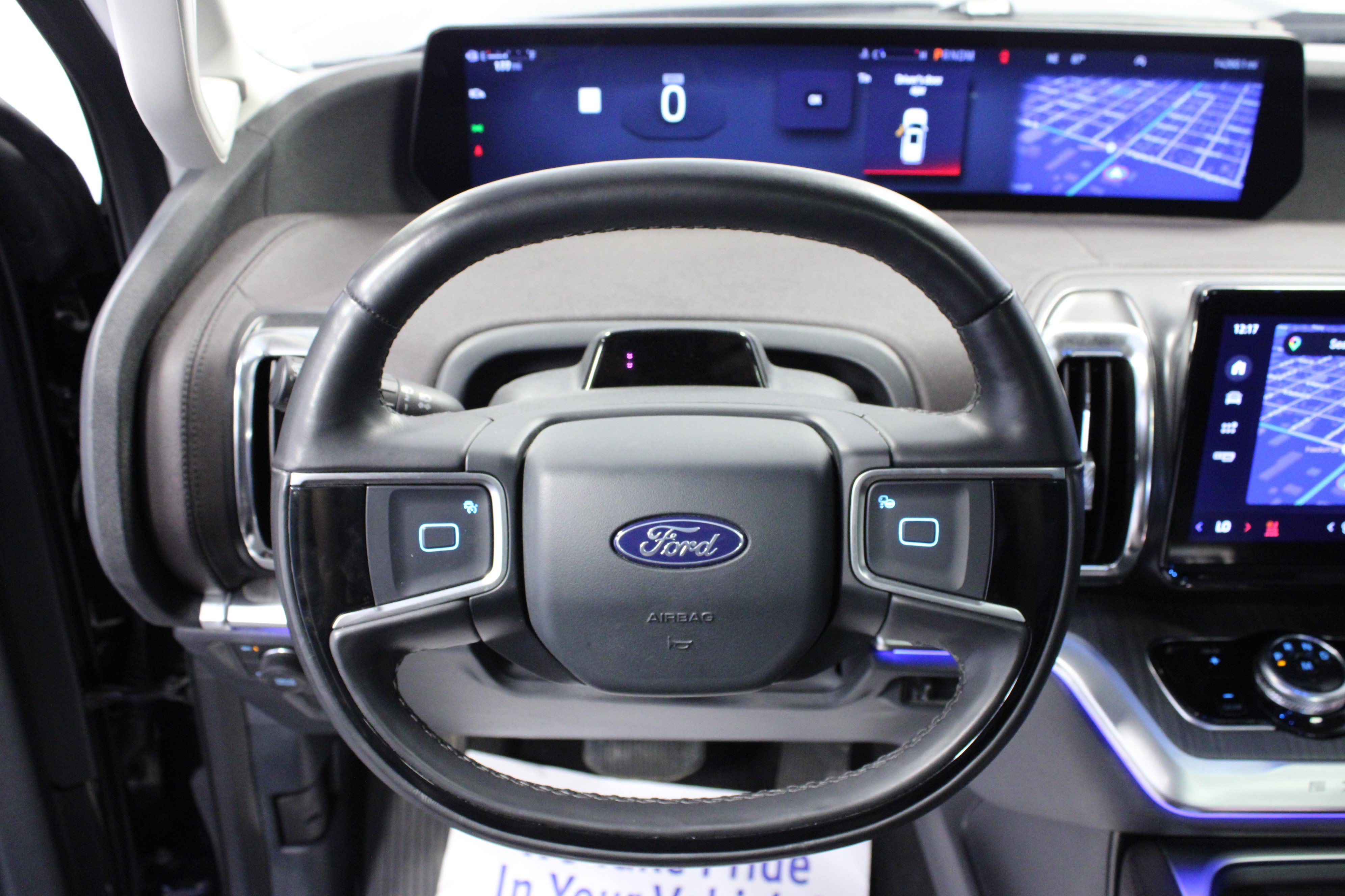 Used 2025 Ford Expedition Platinum w/ Platinum Ultimate Package AWD/4WD image 18