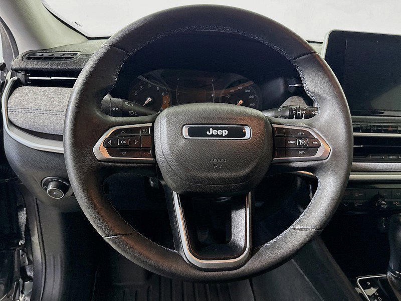 Used 2022 Jeep Compass Latitude image 12