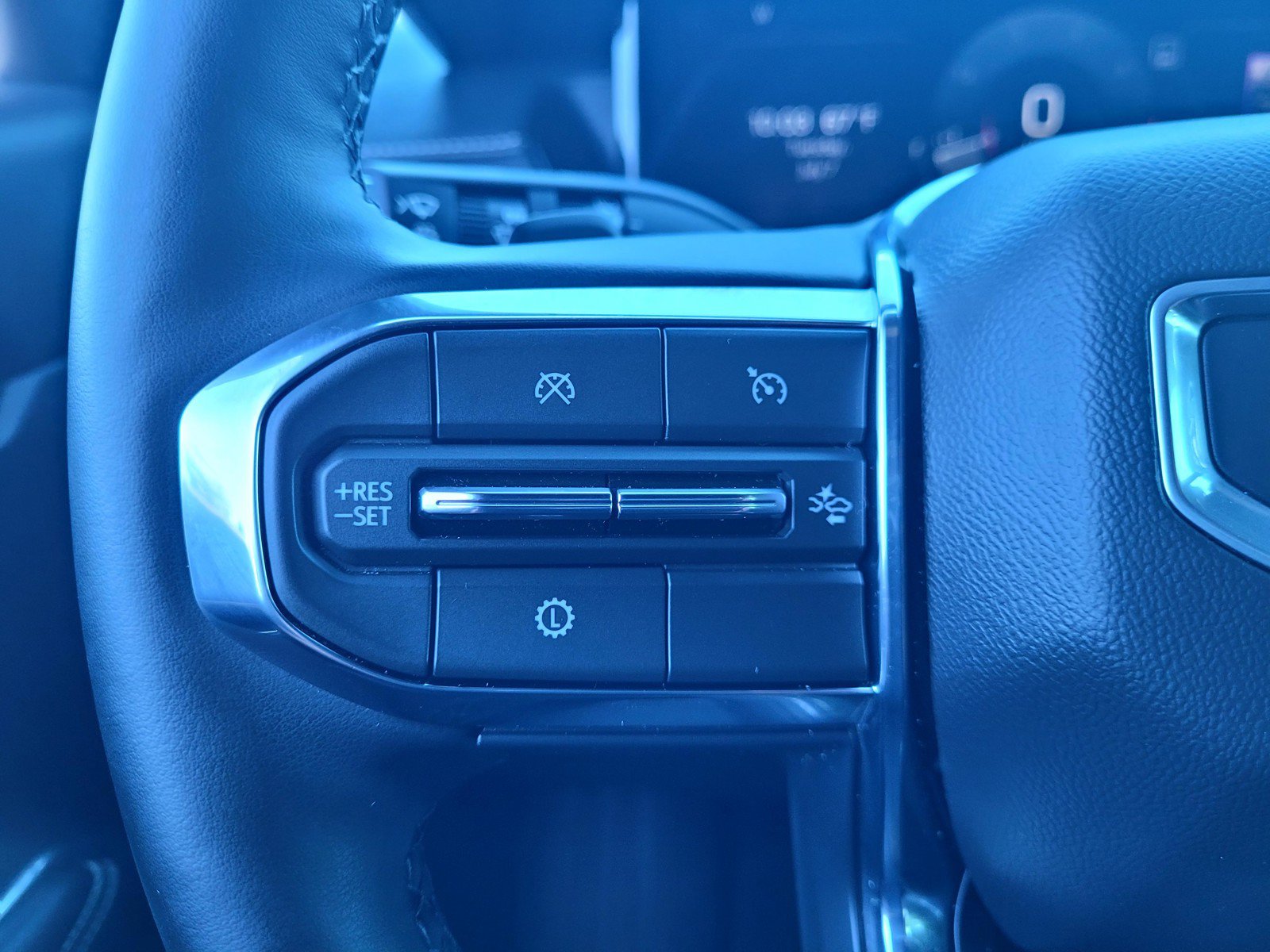 Used 2025 GMC Acadia Elevation FWD image 23