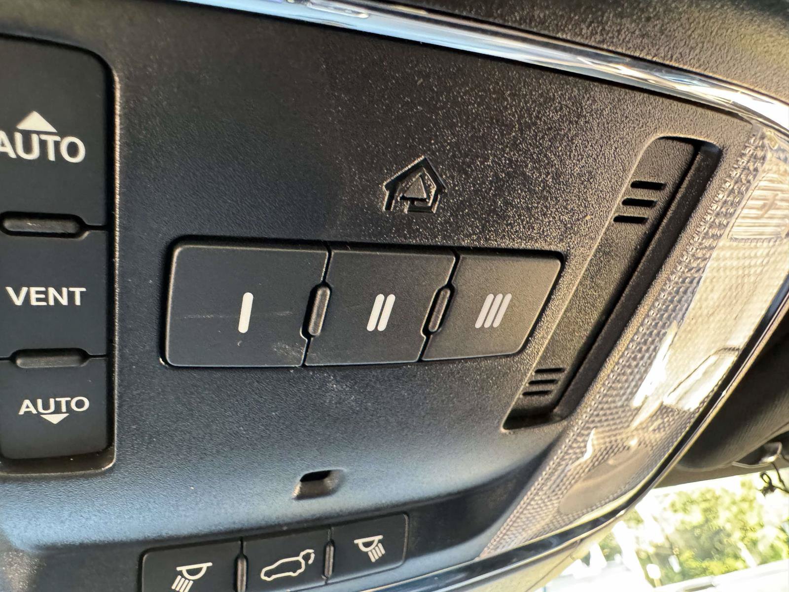 Used 2020 Jeep Grand Cherokee Limited AWD/4WD image 35