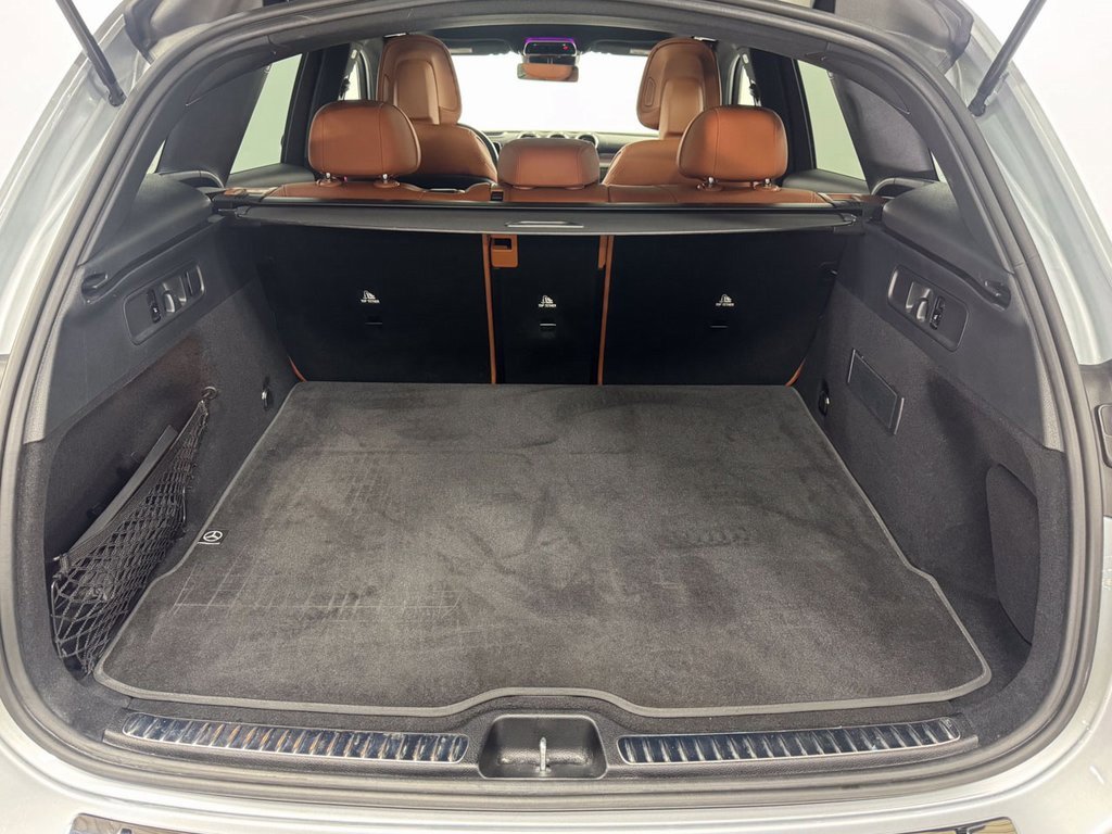 Used 2024 Mercedes-Benz GLC 300 4MATIC image 31