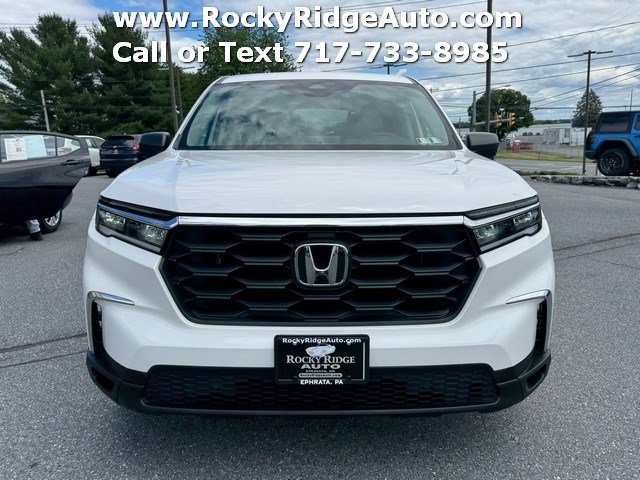 Used 2023 Honda Pilot LX image 2