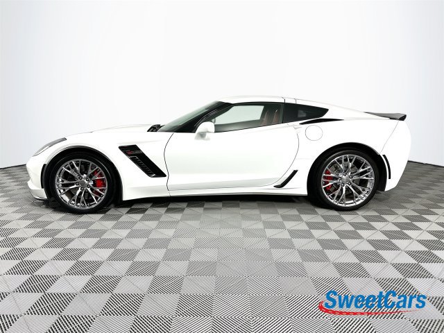 Used 2015 Chevrolet Corvette Z06 w/ 3LZ Preferred Equipment Group RWD image 4