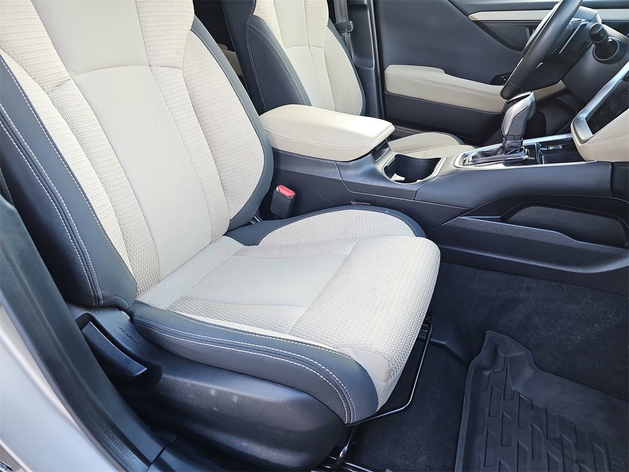 Used 2020 Subaru Outback Premium image 10