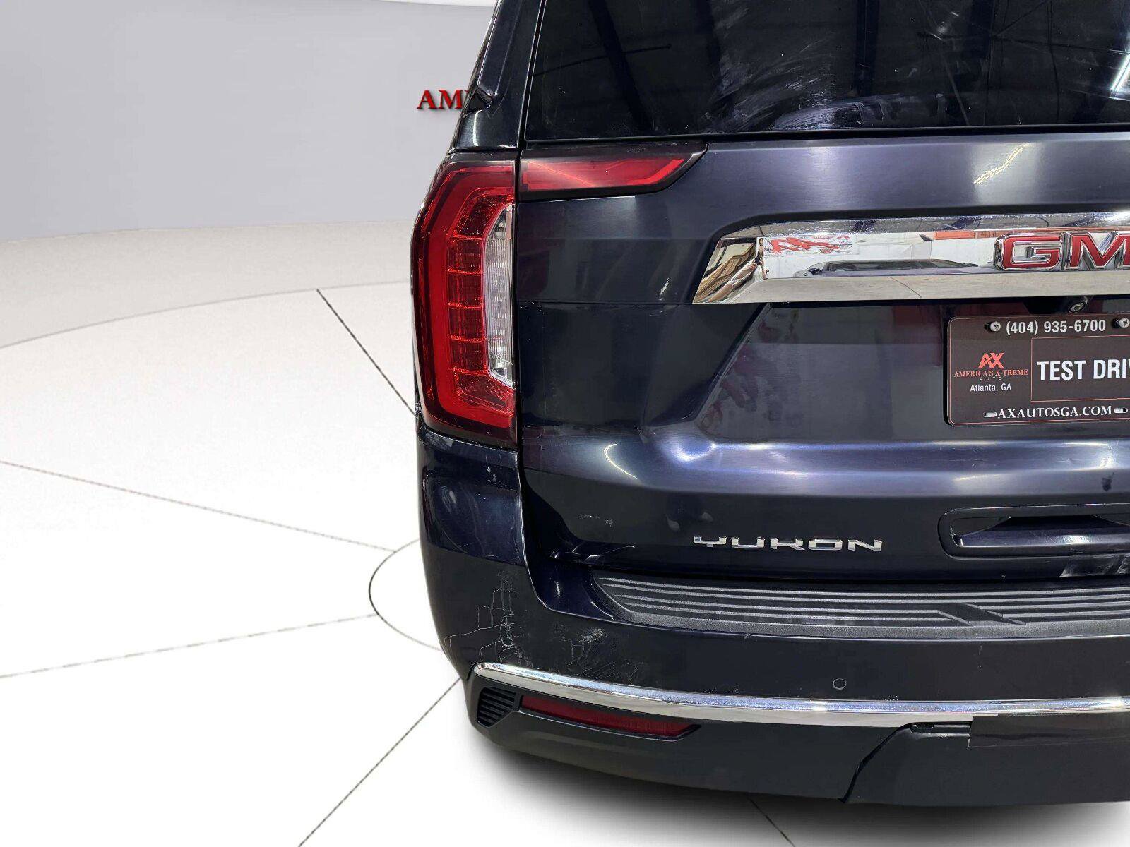 Used 2022 GMC Yukon SLT w/ SLT Luxury Package AWD/4WD image 12