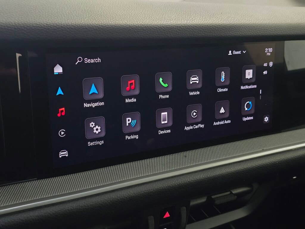 Used 2024 Porsche Cayenne image 16