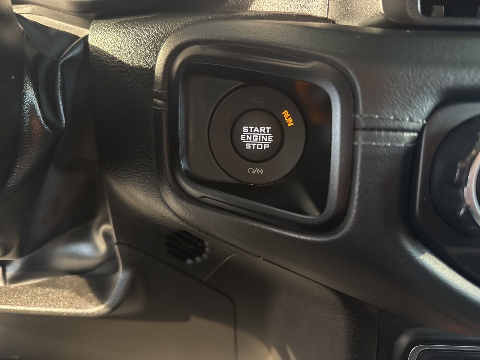 Used 2024 Jeep Wrangler Unlimited Rubicon image 31