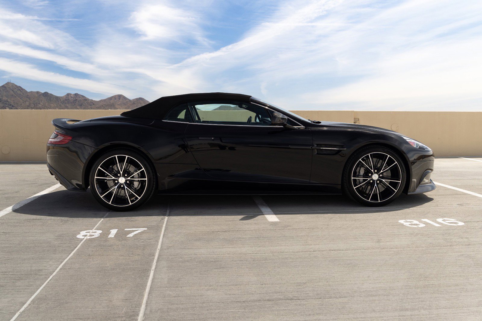 Used 2015 Aston Martin Vanquish Volante RWD image 15