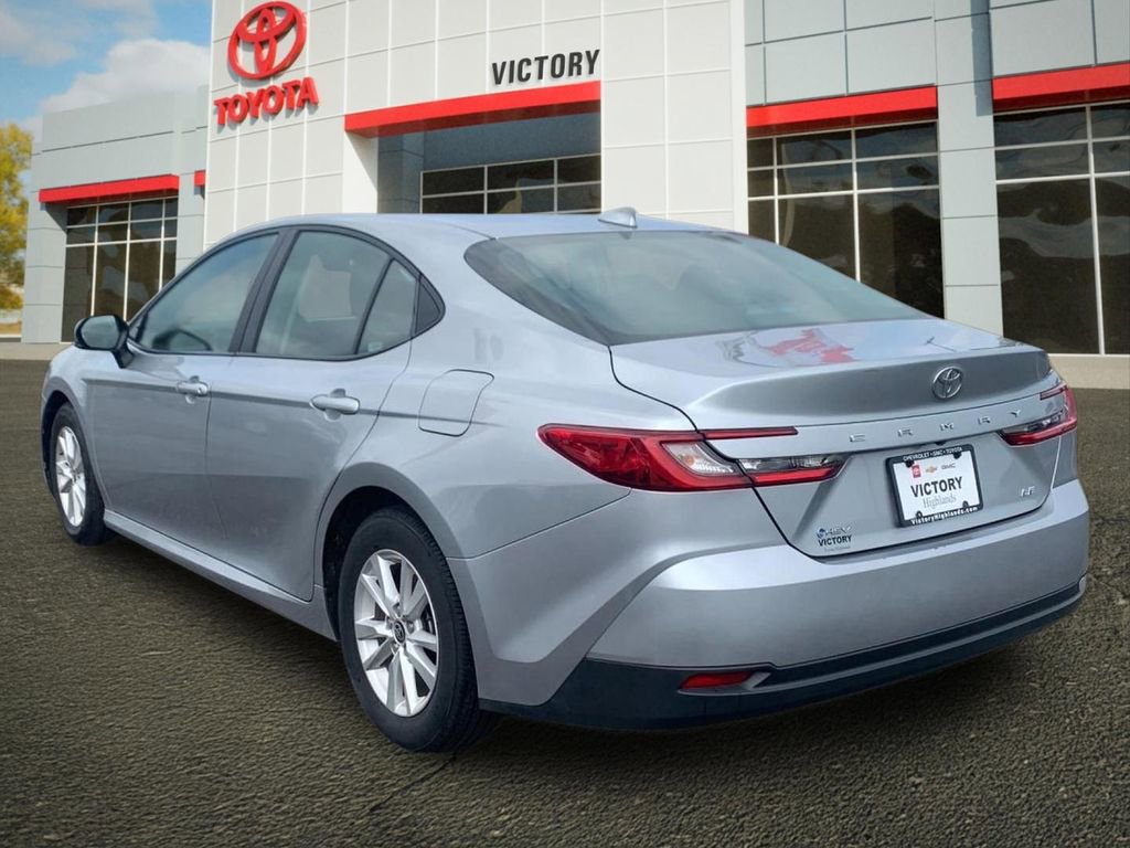 Used 2025 Toyota Camry LE FWD image 5